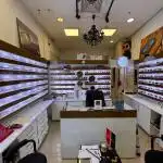 تعداد ۱۲۰۰ فریم طبی و آفتابی همرا با دکور در حد نو به فروش میرسد 
